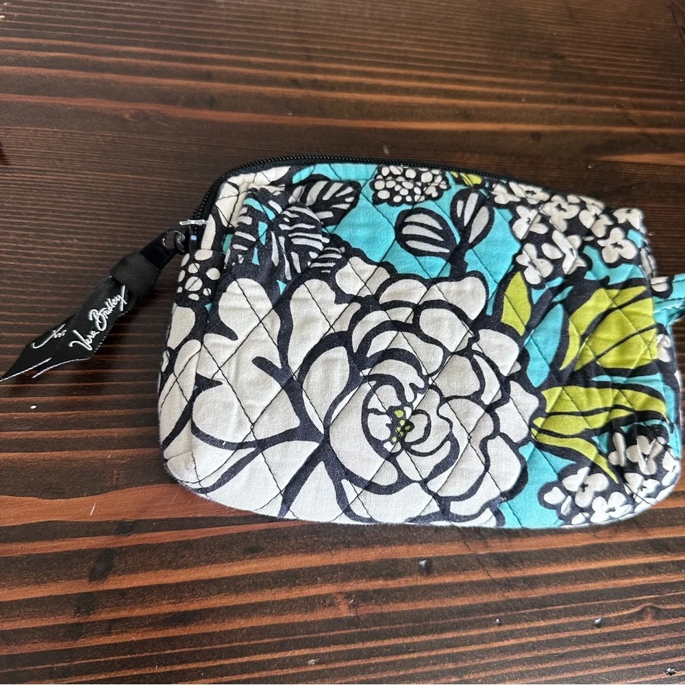 Vera Bradley Island Blooms Retired 2pc Set Cosmetic + Zip ID Keychain